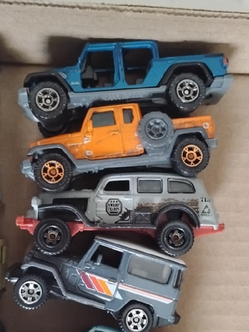 20 Pc Jurassic World And Other Rugged Hot Wheels, Matchbox Cars - Picture 6 of 10